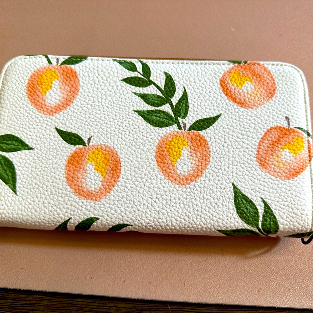 ⭐️ NEW ⭐️ Thirty One All About The Benjamins Wallet
